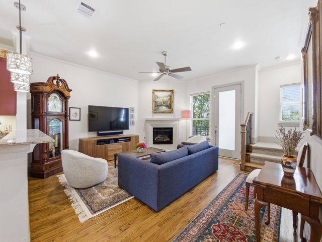 7333 Valley View Lane 305, Dallas, TX 75240