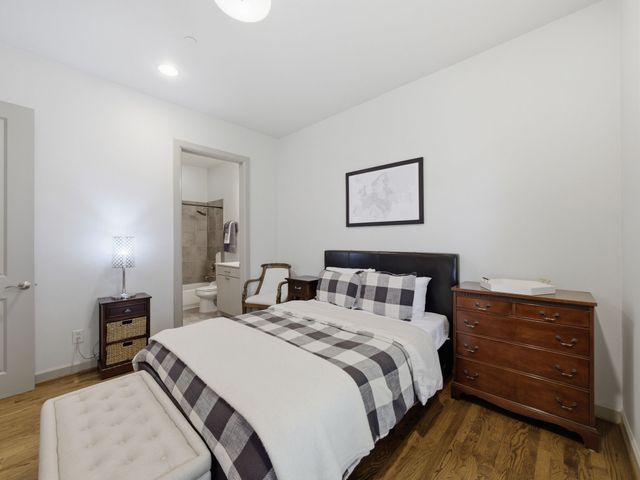 7333 Valley View Lane 305, Dallas, TX 75240