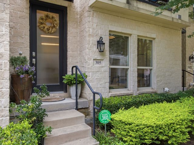 7333 Valley View Lane 305, Dallas, TX 75240