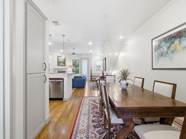 7333 Valley View Lane 305, Dallas, TX 75240
