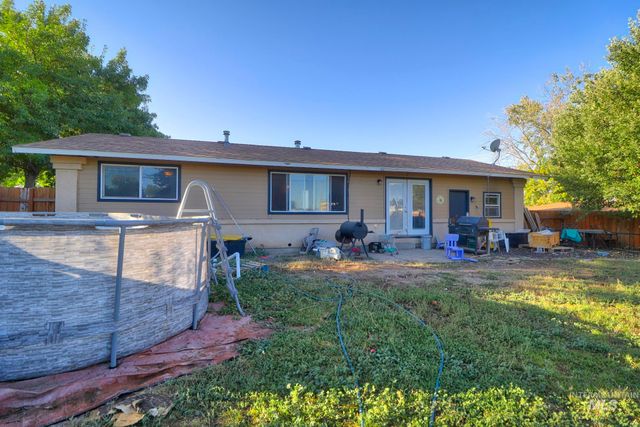 130 E Morris Ct, Kuna, ID 83634