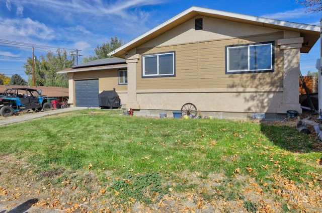 130 E Morris Ct, Kuna, ID 83634