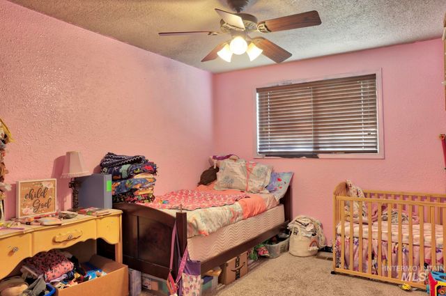 130 E Morris Ct, Kuna, ID 83634