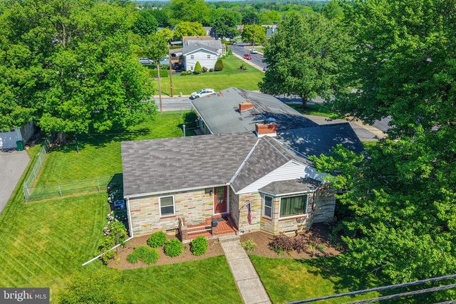 1205 PENNSYLVANIA AVE, Emmaus, PA 18049