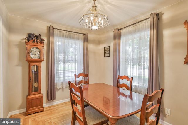 1205 PENNSYLVANIA AVE, Emmaus, PA 18049