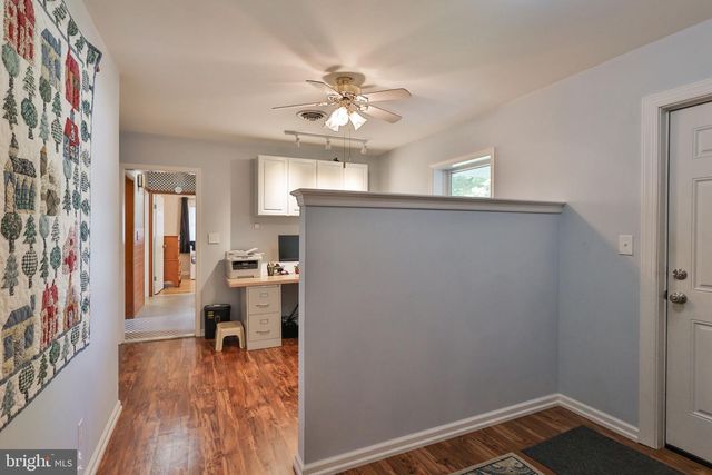 1205 PENNSYLVANIA AVE, Emmaus, PA 18049