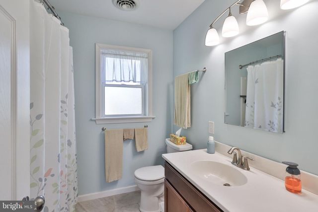 1205 PENNSYLVANIA AVE, Emmaus, PA 18049