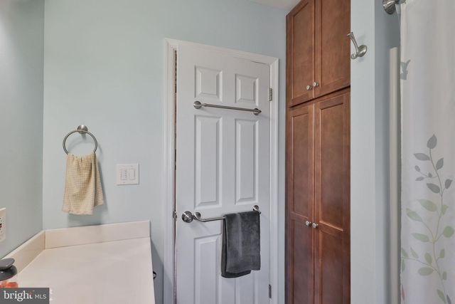 1205 PENNSYLVANIA AVE, Emmaus, PA 18049