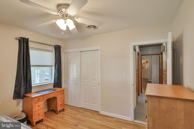 1205 PENNSYLVANIA AVE, Emmaus, PA 18049