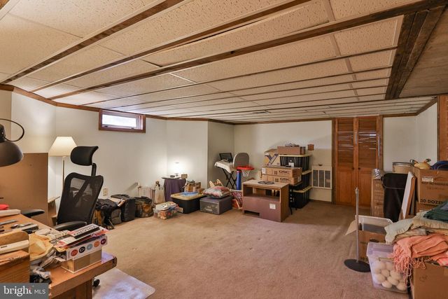 1205 PENNSYLVANIA AVE, Emmaus, PA 18049