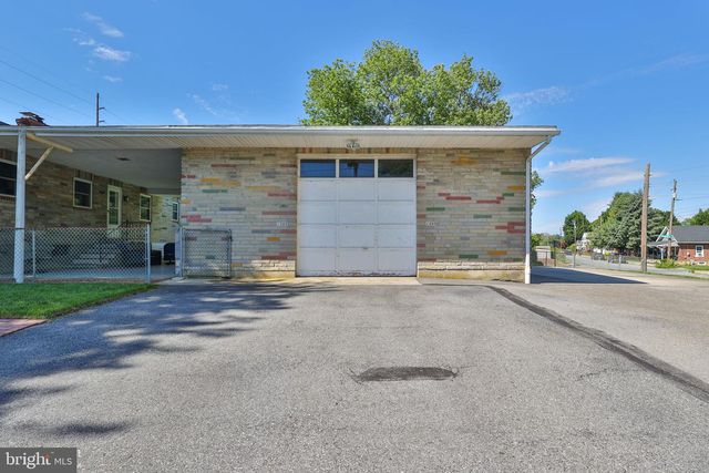 1205 PENNSYLVANIA AVE, Emmaus, PA 18049