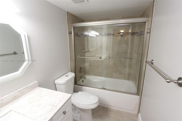 8005 Lake Drive 212, Doral, FL 33166