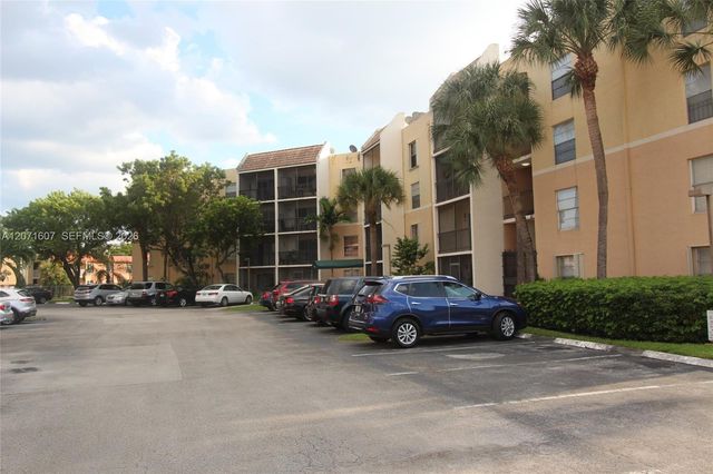 8005 Lake Drive 212, Doral, FL 33166