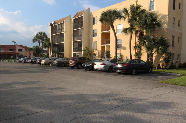 8005 Lake Drive 212, Doral, FL 33166
