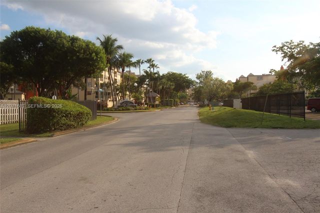 8005 Lake Drive 212, Doral, FL 33166