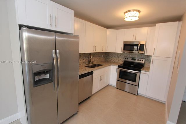 8005 Lake Drive 212, Doral, FL 33166