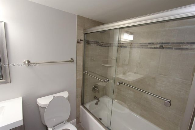 8005 Lake Drive 212, Doral, FL 33166