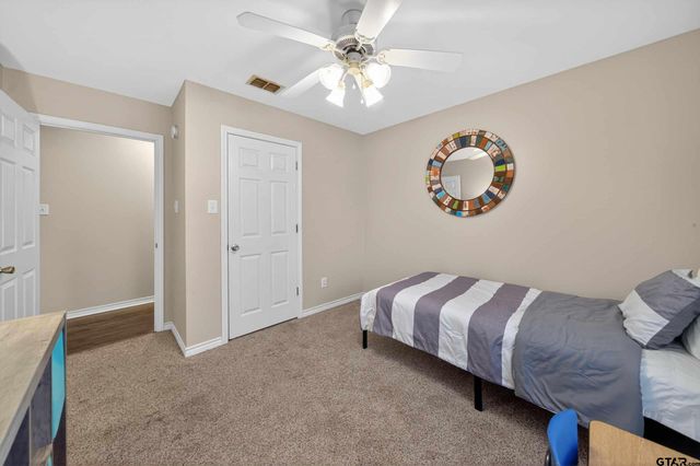 823 Willow Creek Dr, Jacksonville, TX 75766