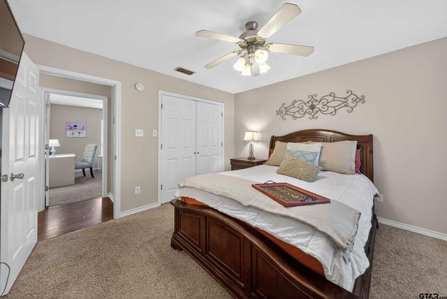 823 Willow Creek Dr, Jacksonville, TX 75766