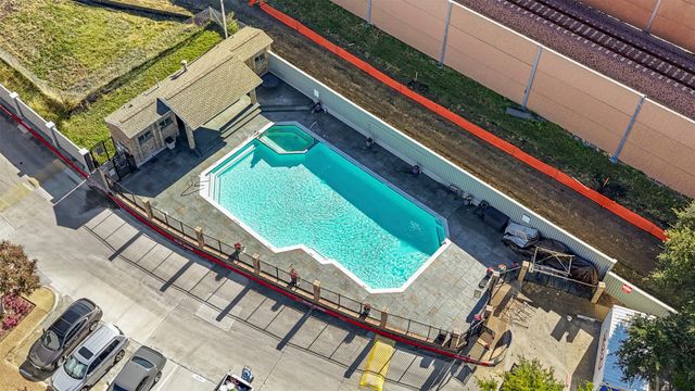 17490 Meandering Way 404, Dallas, TX 75252