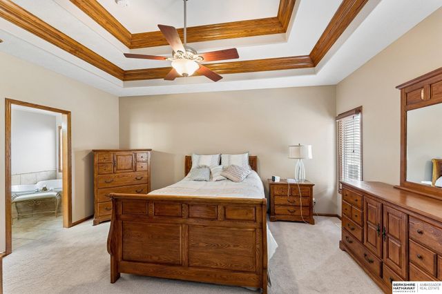 7419 S 94th Street, La Vista, NE 68128