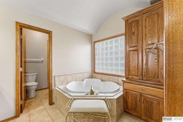 7419 S 94th Street, La Vista, NE 68128