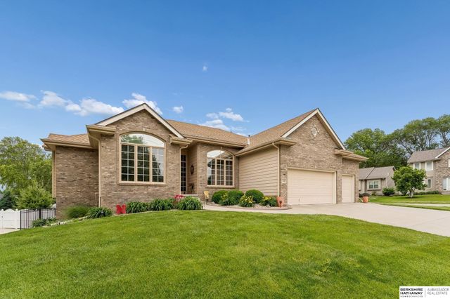 7419 S 94th Street, La Vista, NE 68128