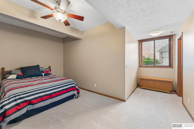 7419 S 94th Street, La Vista, NE 68128