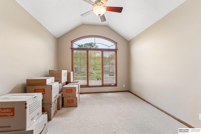 7419 S 94th Street, La Vista, NE 68128
