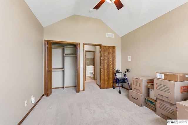 7419 S 94th Street, La Vista, NE 68128