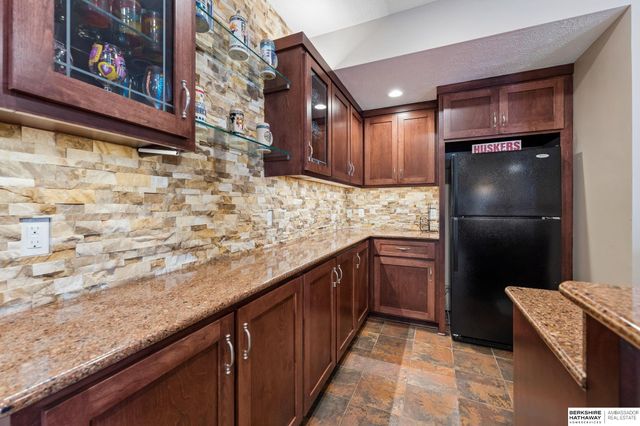7419 S 94th Street, La Vista, NE 68128