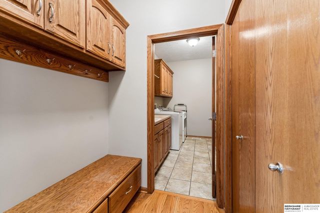 7419 S 94th Street, La Vista, NE 68128