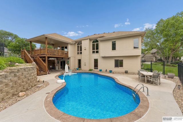 7419 S 94th Street, La Vista, NE 68128
