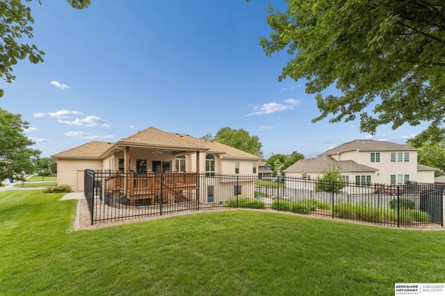 7419 S 94th Street, La Vista, NE 68128
