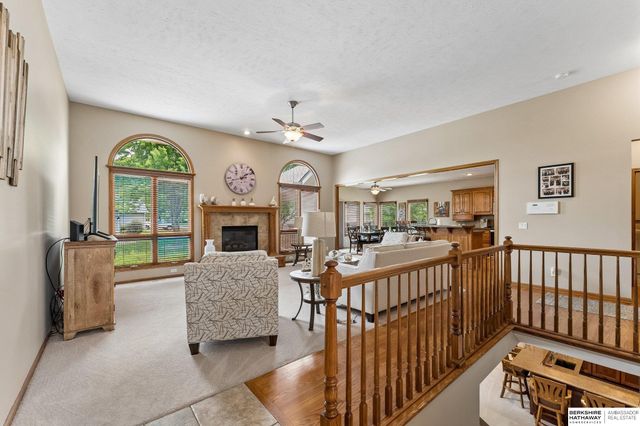 7419 S 94th Street, La Vista, NE 68128