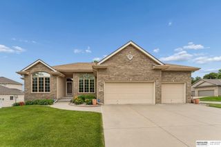 7419 S 94th Street, La Vista, NE 68128