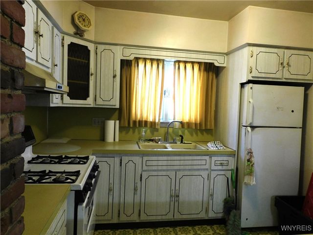 118 Remington Pl, Buffalo, NY 14210