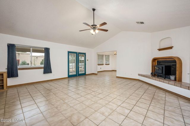 755 Suzanne Avenue, Las Cruces, NM 88005