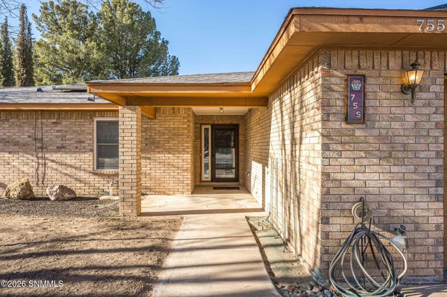 755 Suzanne Avenue, Las Cruces, NM 88005