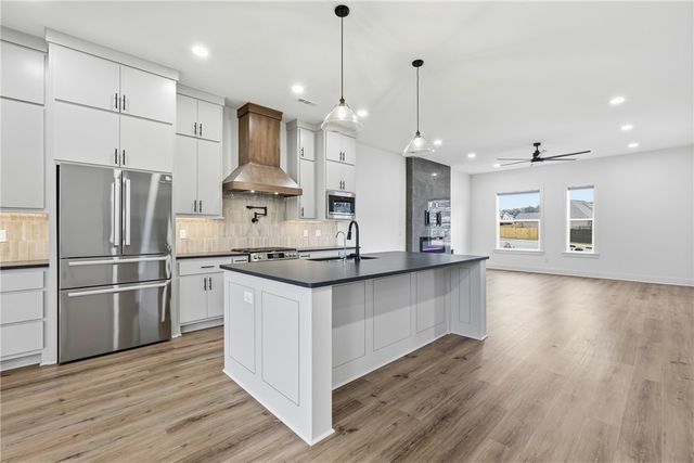 2521 Fairway Circle, Pea Ridge, AR 72751