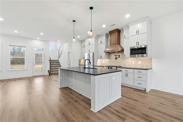 2521 Fairway Circle, Pea Ridge, AR 72751