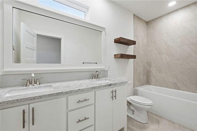 2521 Fairway Circle, Pea Ridge, AR 72751