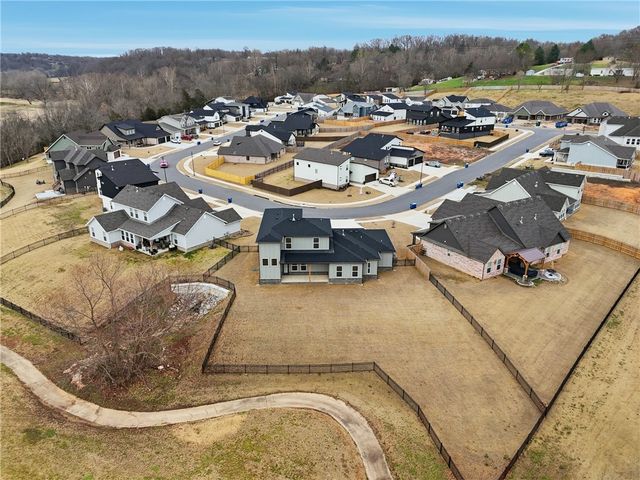 2521 Fairway Circle, Pea Ridge, AR 72751