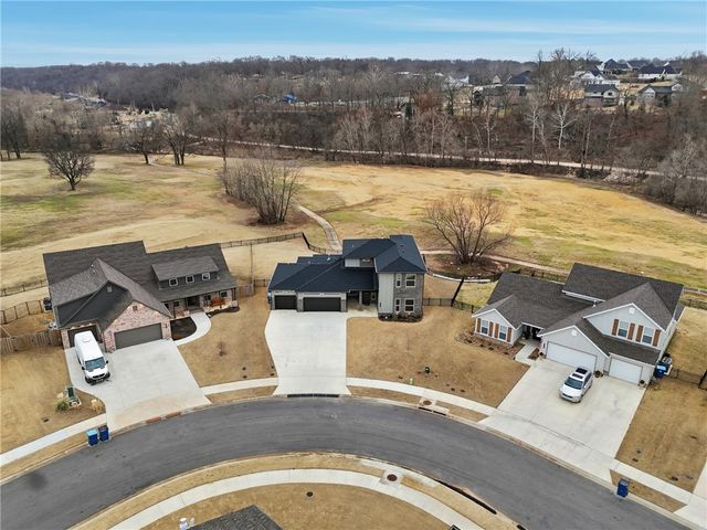 2521 Fairway Circle, Pea Ridge, AR 72751