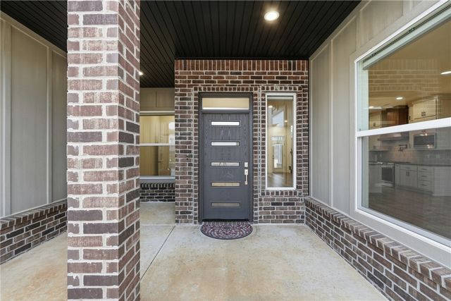 2521 Fairway Circle, Pea Ridge, AR 72751