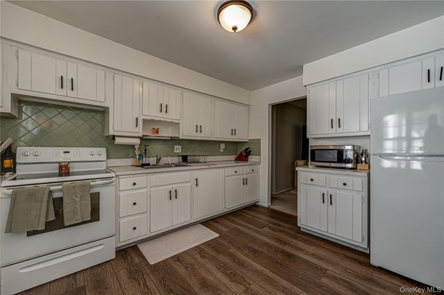 146 Carley Avenue, Huntington, NY 11743