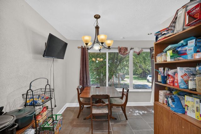 1617 E Walnut Street, Des Moines, IA 50316