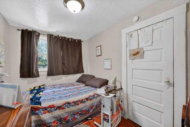 1617 E Walnut Street, Des Moines, IA 50316