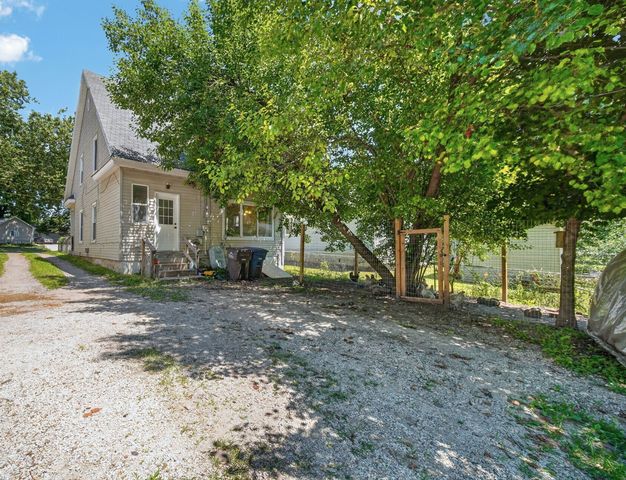 1617 E Walnut Street, Des Moines, IA 50316