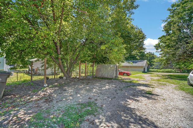 1617 E Walnut Street, Des Moines, IA 50316